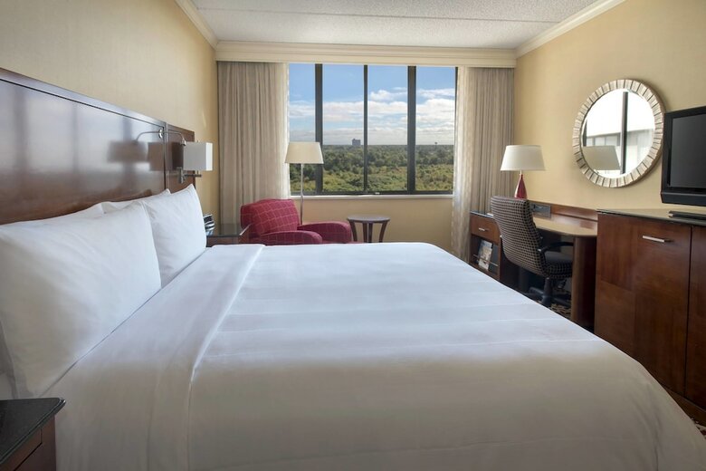 Hotel Long Island Marriott
