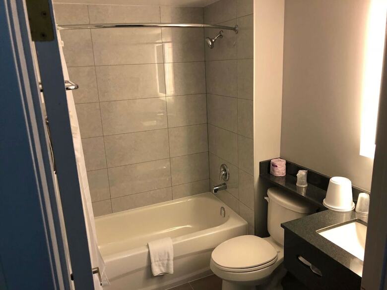 Motel Super 8 By Wyndham Windsor/dougall
