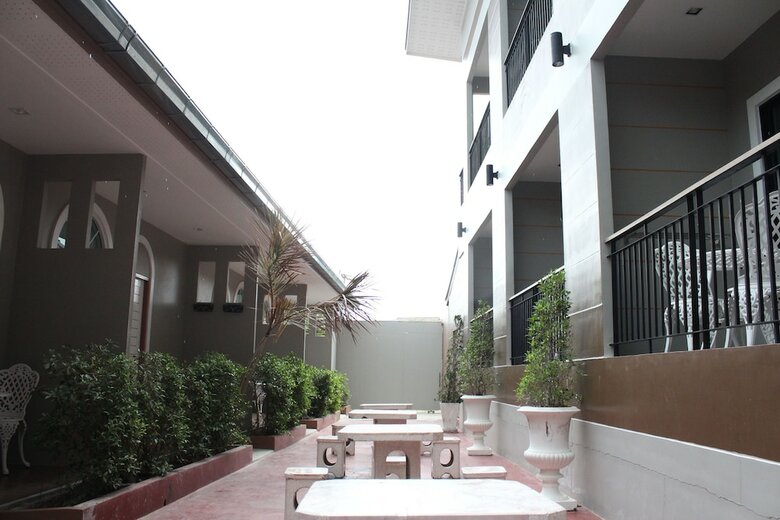 Hotel Bee Orchid Pool Villa
