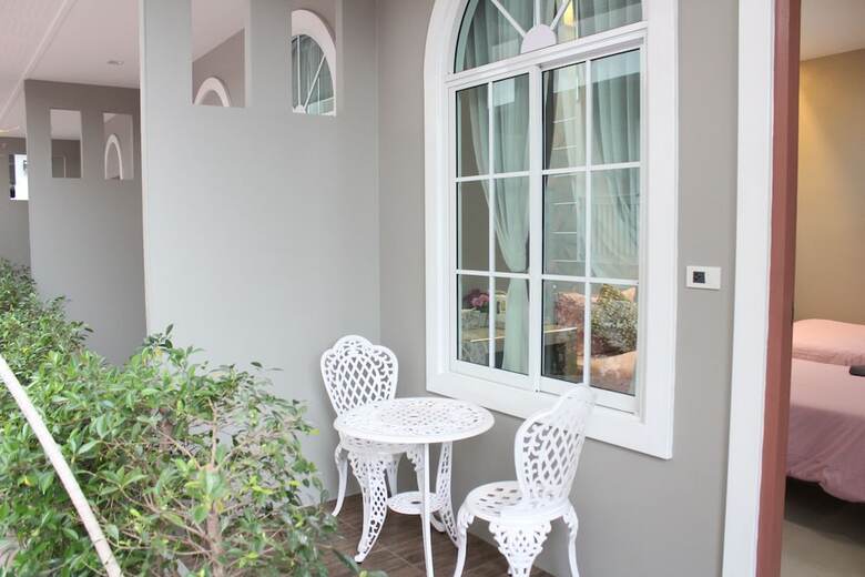 Hotel Bee Orchid Pool Villa