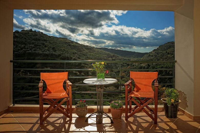 Aparthotel Estate Kares