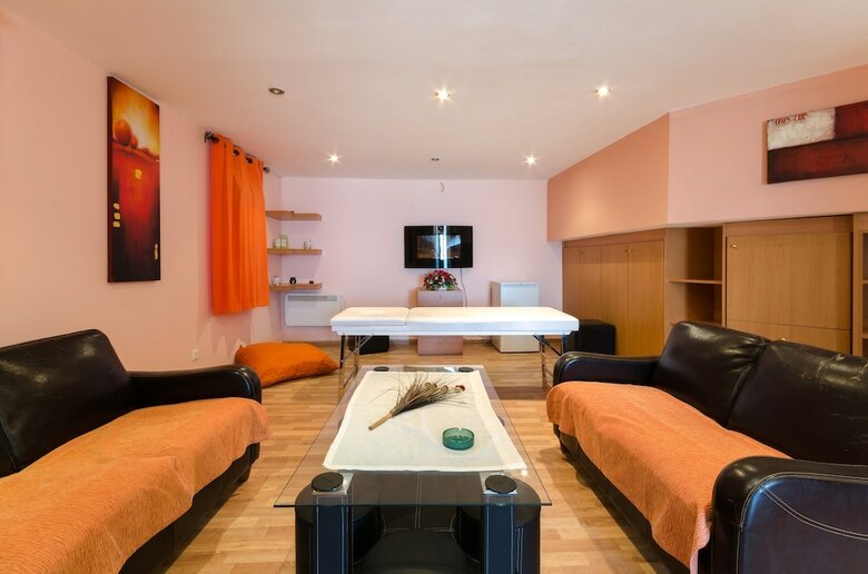 Aparthotel Estate Kares
