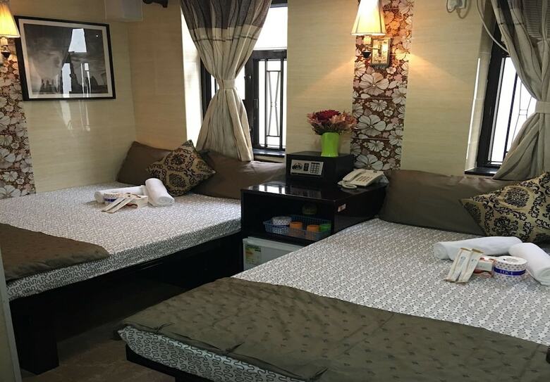 Hotel Skylark