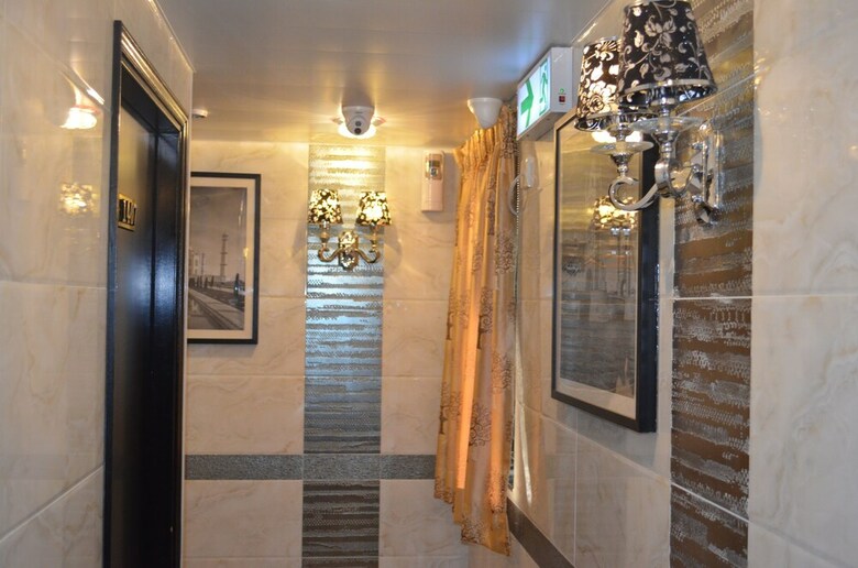 Hotel Skylark