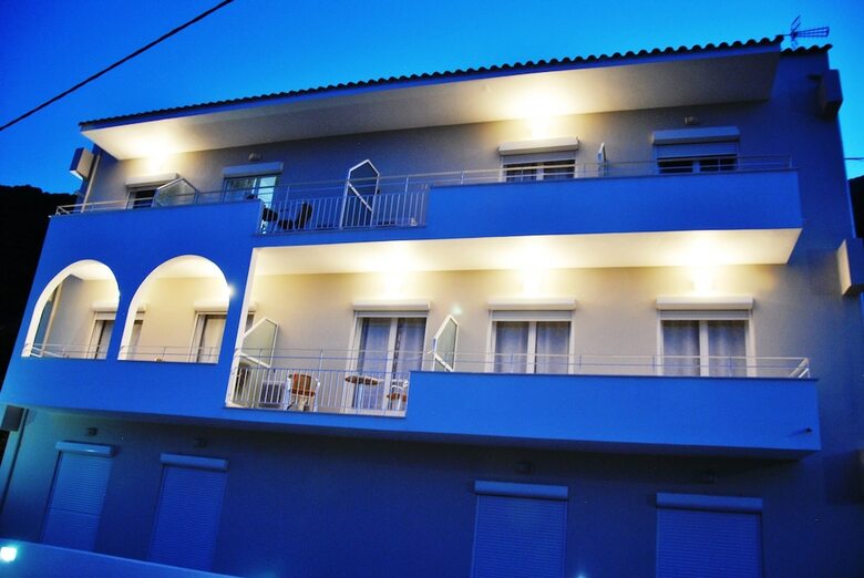 Filoxenia Hotel & Apartments