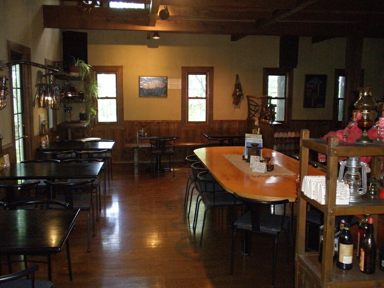 Bed & Breakfast Pension & Restaurant Bistare Kana