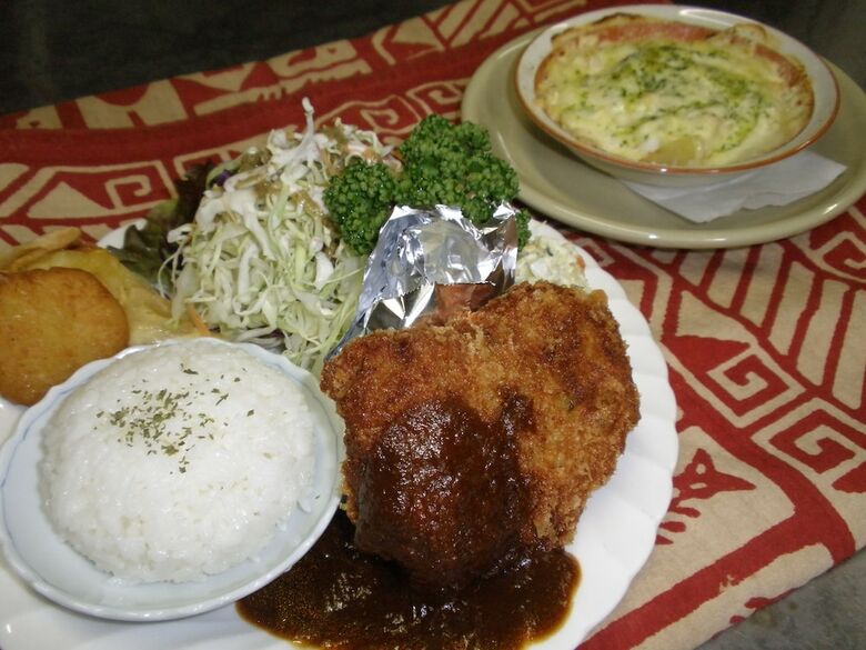 Bed & Breakfast Pension & Restaurant Bistare Kana