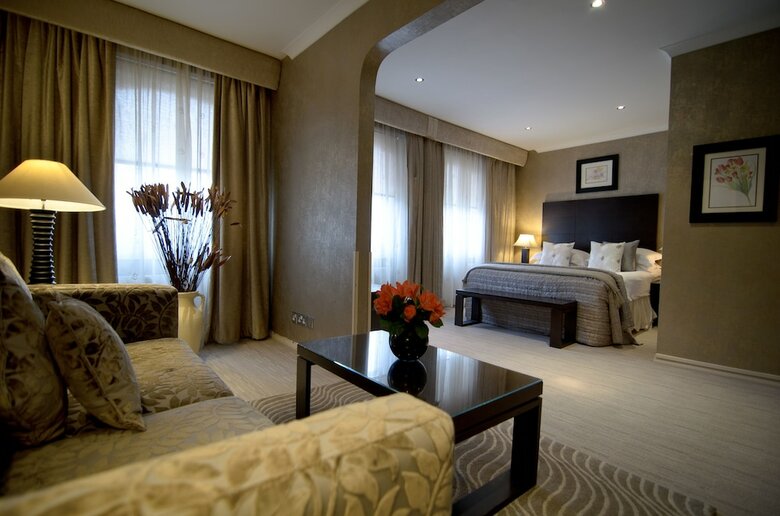 Beaufort Hotel