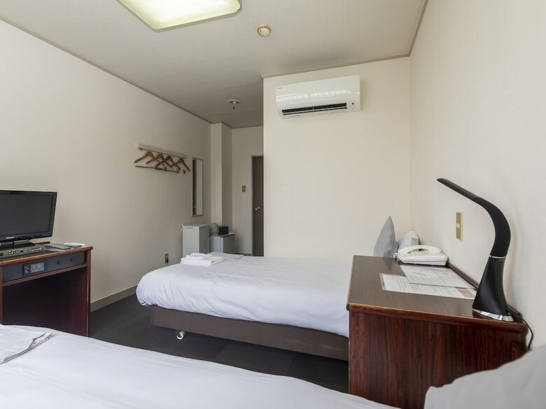 Oyo Business Hotel Suehiro Matsuyama