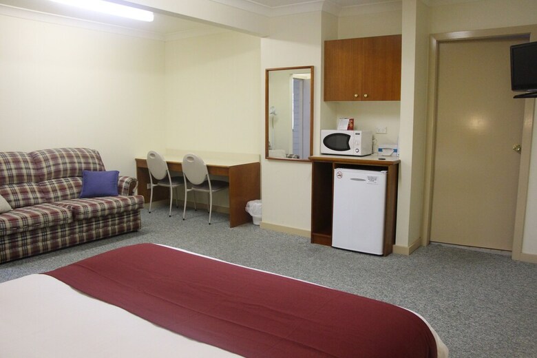 Pioneer Way Motel