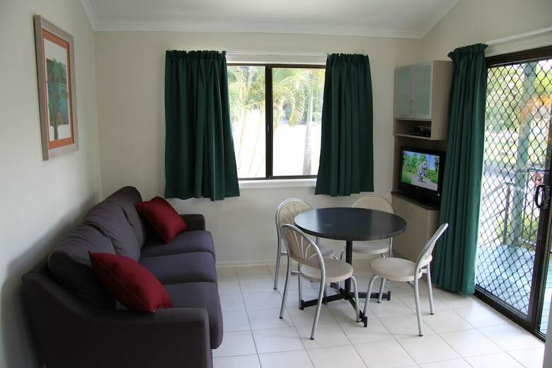 Cabana Brisbane Gateway Resort