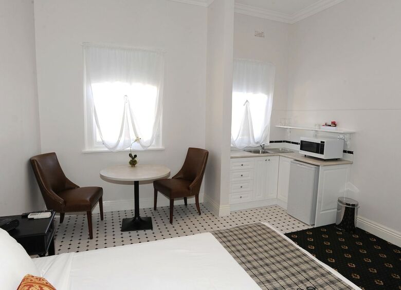Yarrawonga Hotel