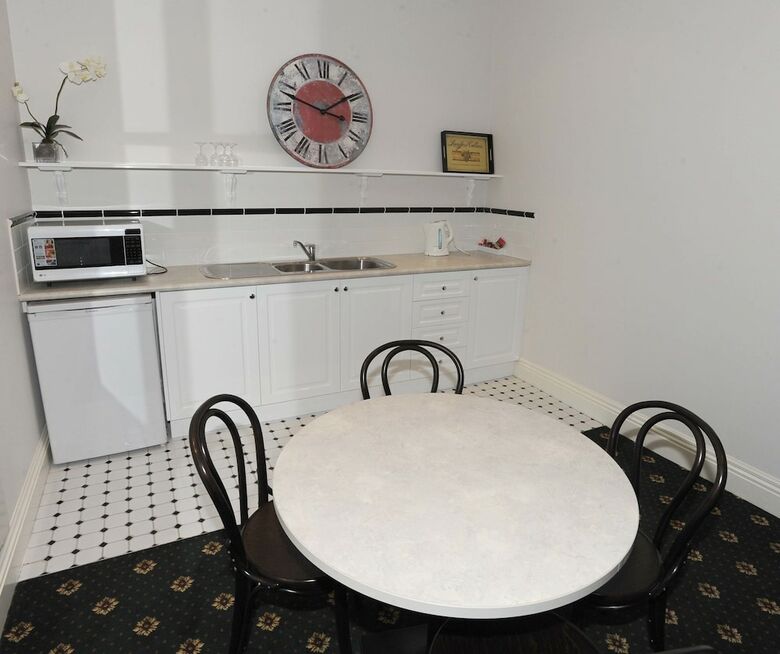 Yarrawonga Hotel