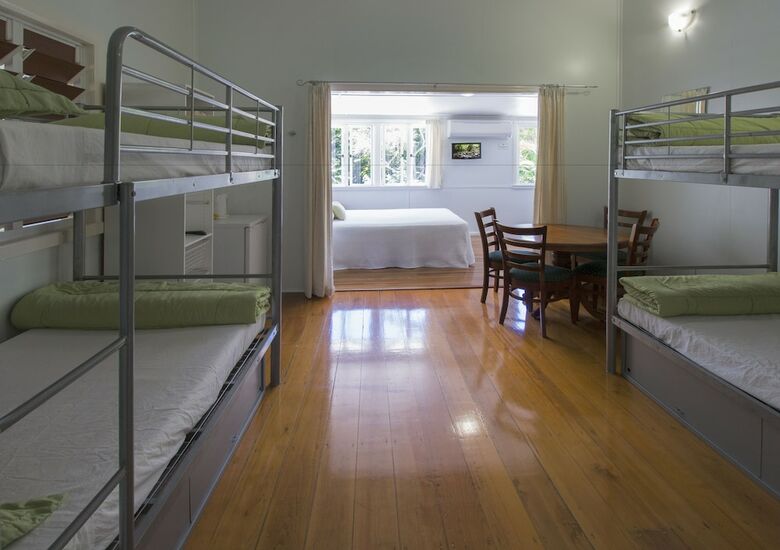 Hotel Hillcrest Guest House Cooktown