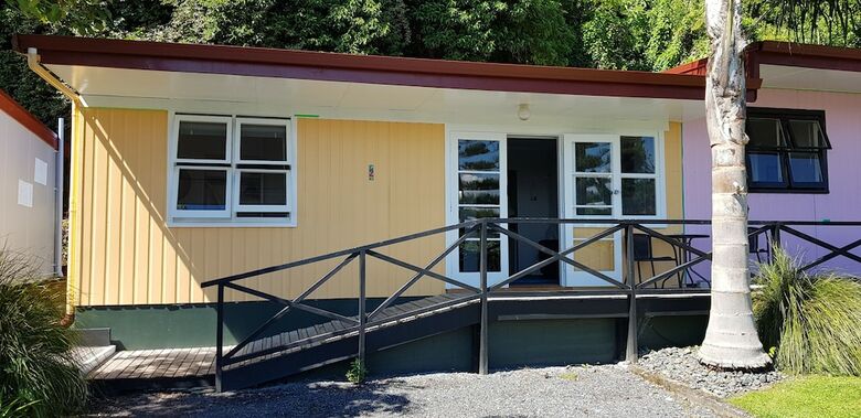 Coastal Motor Lodge