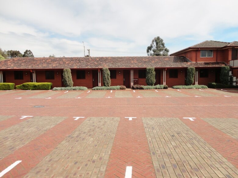 Sovereign Park Motor Inn