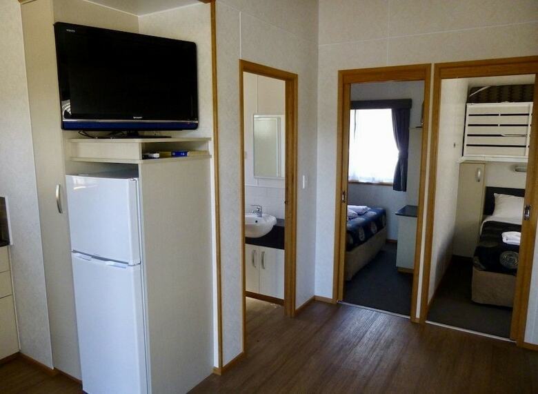 Golden Country Motel & Caravan Park
