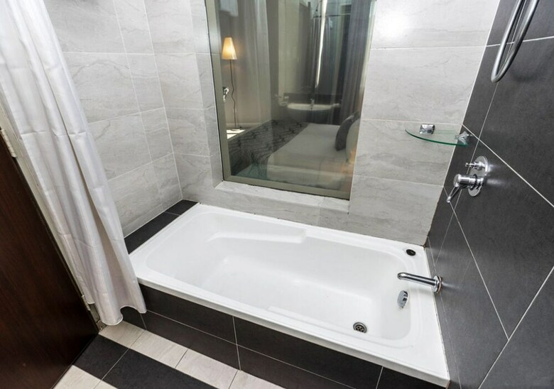 Regalodge Hotel