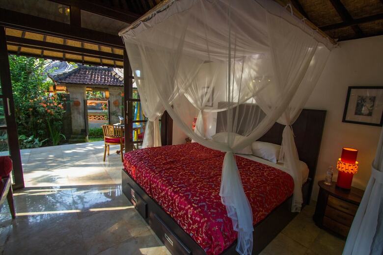 Hotel Lodtunduh Sari
