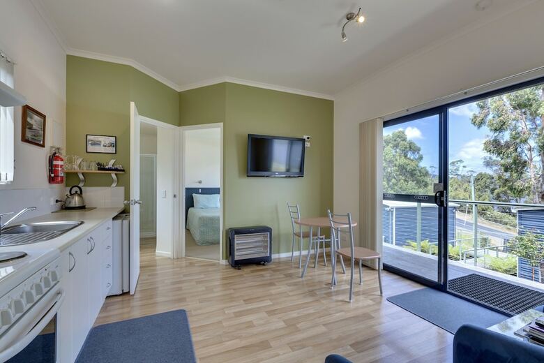 Port Huon Cottages