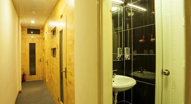 Box Hotel