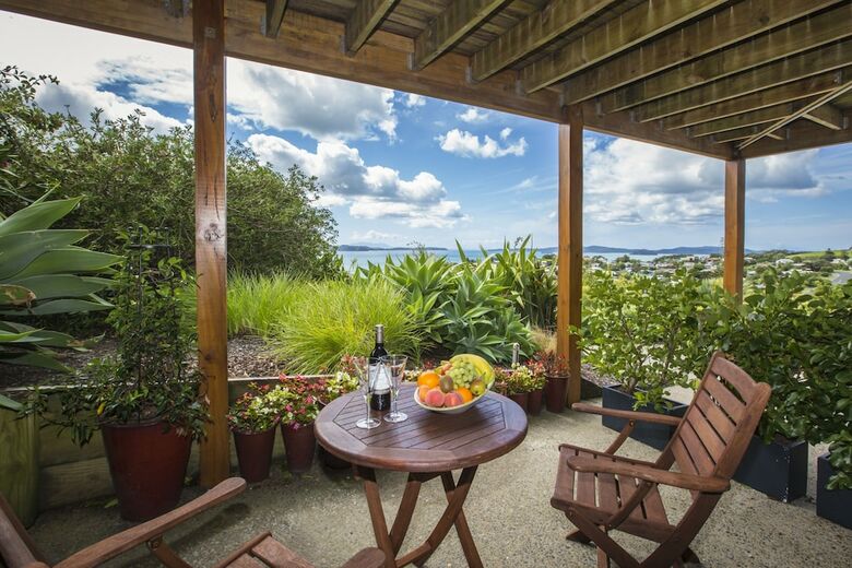 Bed & Breakfast Tahi Lodge - Matakana Coast