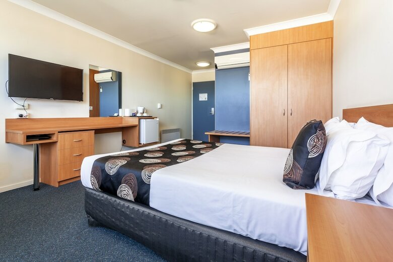 Black Buffalo Hotel