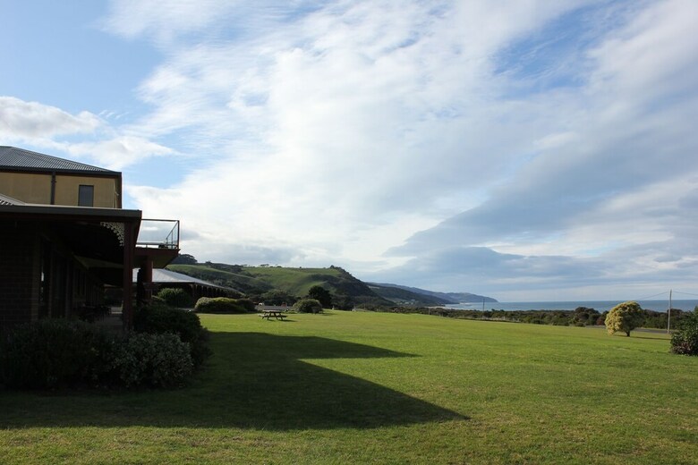 Skenes Creek Lodge Motel And Restaurant