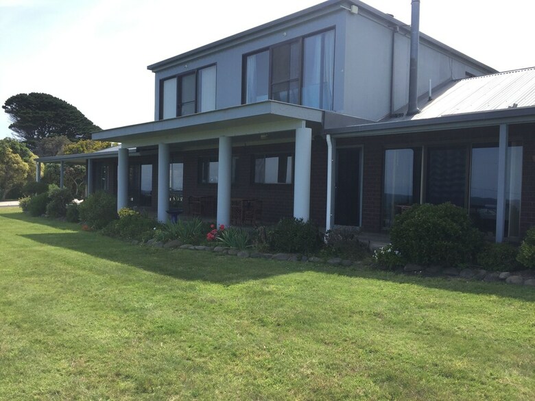 Skenes Creek Lodge Motel And Restaurant