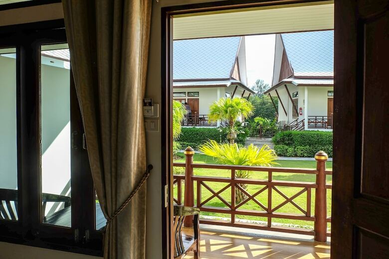 Hotel Bhu Tarn Koh Chang Resort And Spa