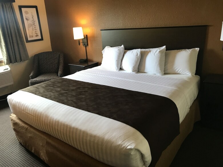 Hotel Americinn By Wyndham West Bend