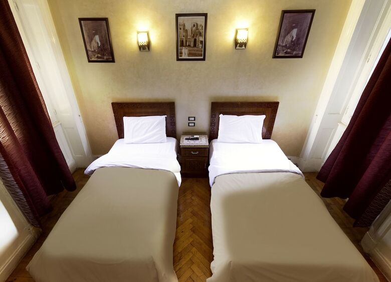 Hotel Minerva Downtown Hostel