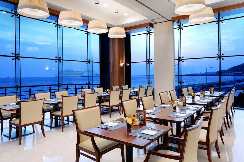 Hotel Ramada Plaza Jeju Ocean Front