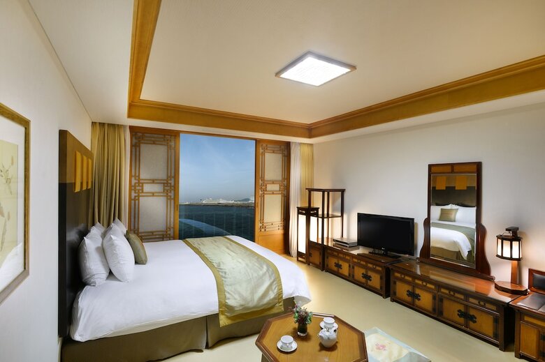 Hotel Ramada Plaza Jeju Ocean Front