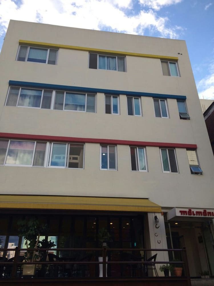 Hostal Malmani Guest House - Hostel