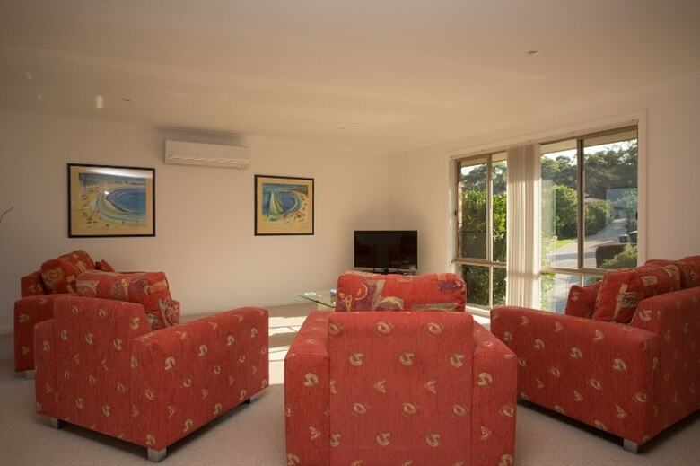 'carnook House' Tura Beach