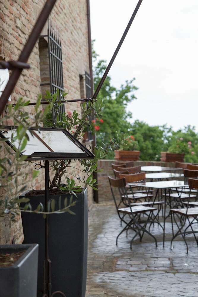 Hotel Castello Di Montegridolfo Spa Resort
