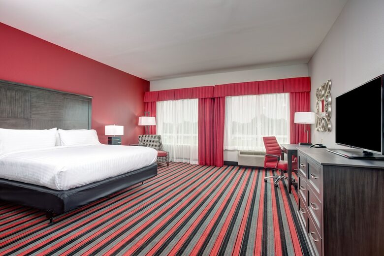 Holiday Inn Hotel & Suites Lafayette North