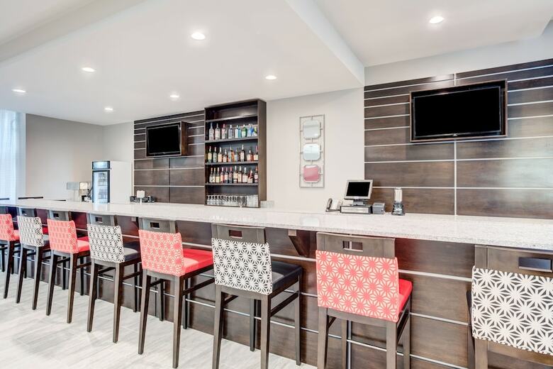 Holiday Inn Hotel & Suites Lafayette North
