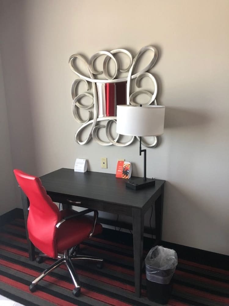Holiday Inn Hotel & Suites Lafayette North
