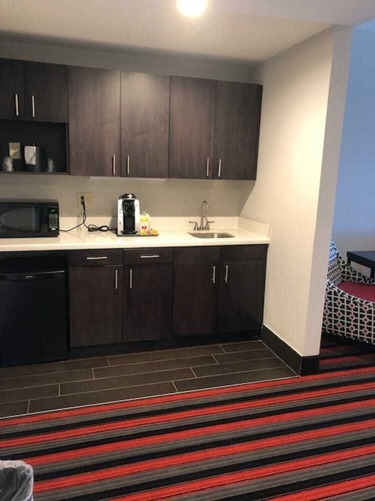 Holiday Inn Hotel & Suites Lafayette North