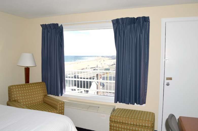 Hampton House Hotel