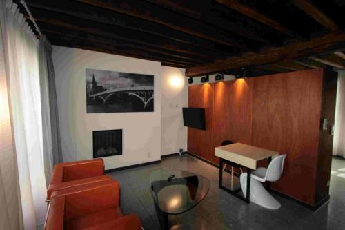 Amosa Li�ge City Centre Hotel
