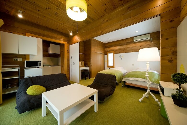 Hotel Holiday House Green Garden