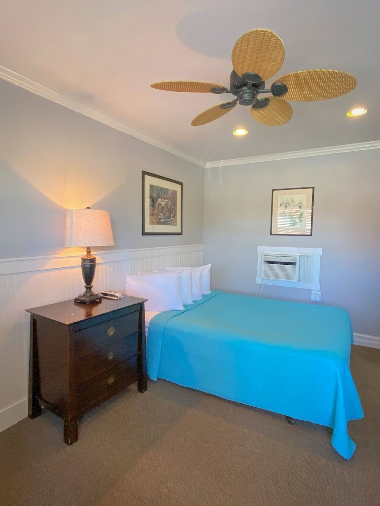 Motel Coronado Island Inn