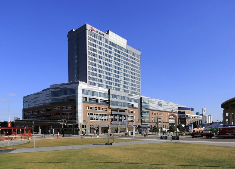 Hotel Buffalo Marriott At Lecom Harborcenter