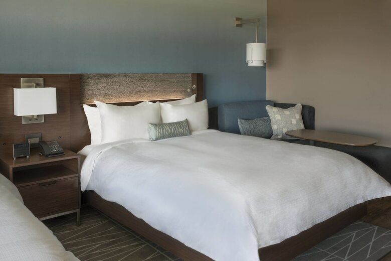 Hotel Buffalo Marriott At Lecom Harborcenter