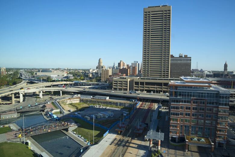 Hotel Buffalo Marriott At Lecom Harborcenter