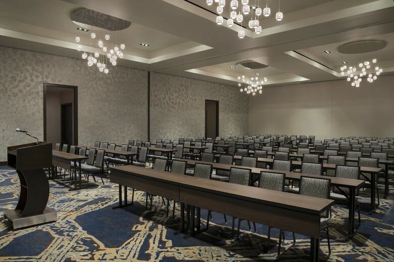 Hotel Buffalo Marriott At Lecom Harborcenter