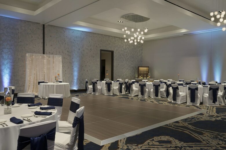 Hotel Buffalo Marriott At Lecom Harborcenter